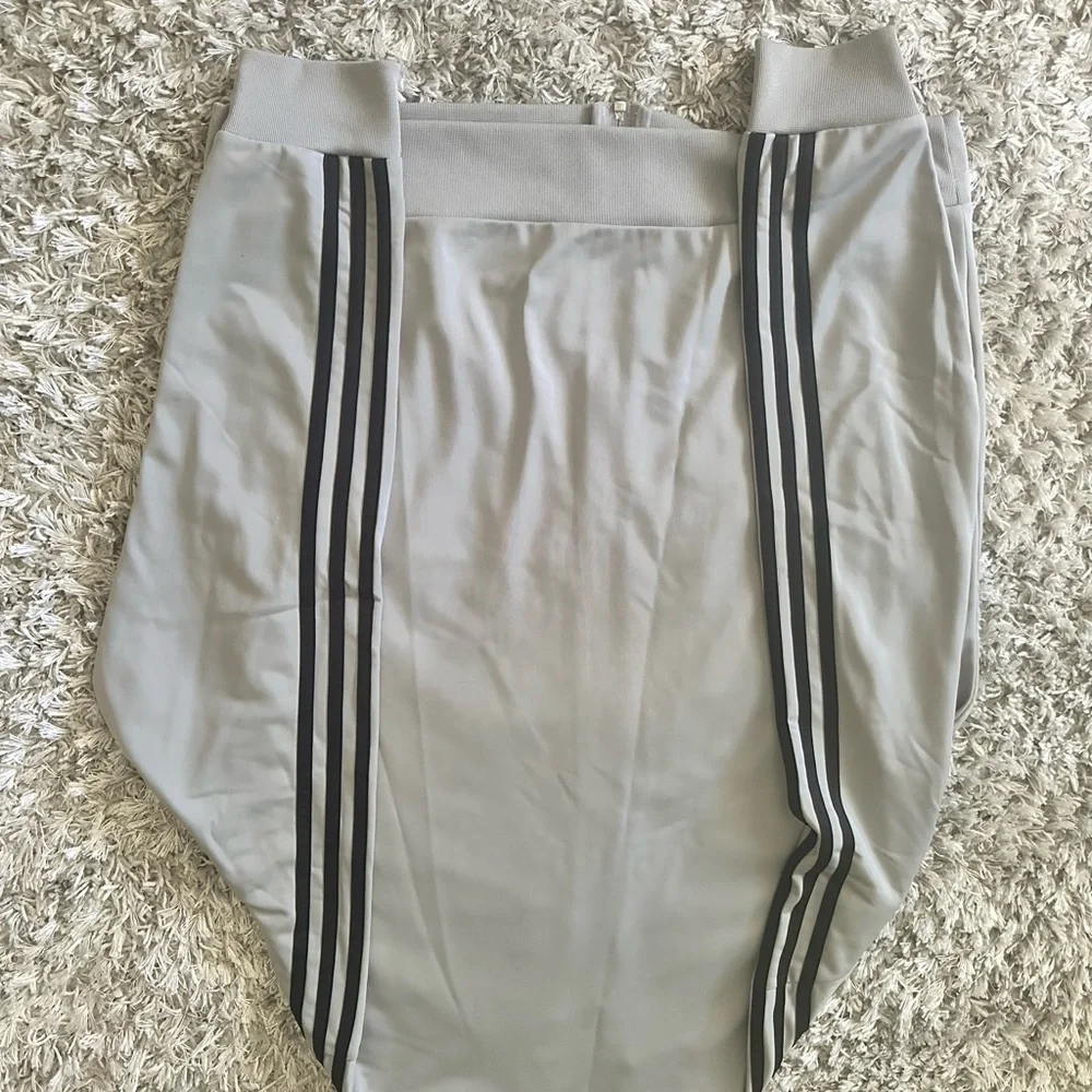 Adidas Gray and Black Lightweight Jacket with Ribbed Collar - Picture 4 of 4